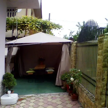 Quarto em Acomodações Particulares Ina *