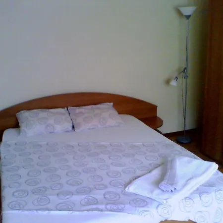 Quarto em Acomodações Particulares Ina *