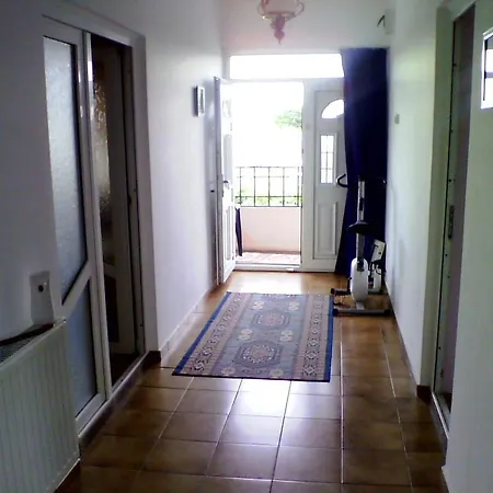 Ina Quarto em Acomodações Particulares *
